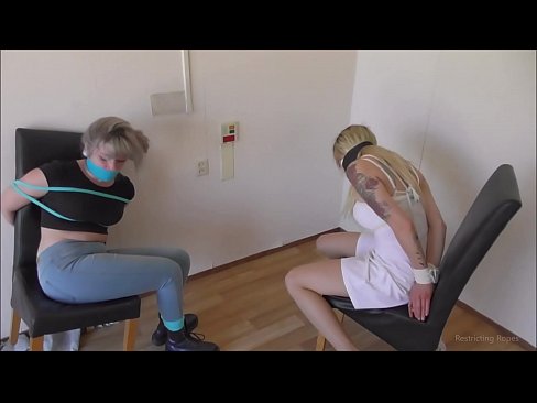 ❤️ Süchtig / gefesselt und geknebelt / Jungfrau in Nöten ☑ Sex video bei uns ️❤